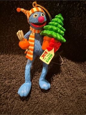 Christmas on Sesame Street 26232 025 - SSO Grover